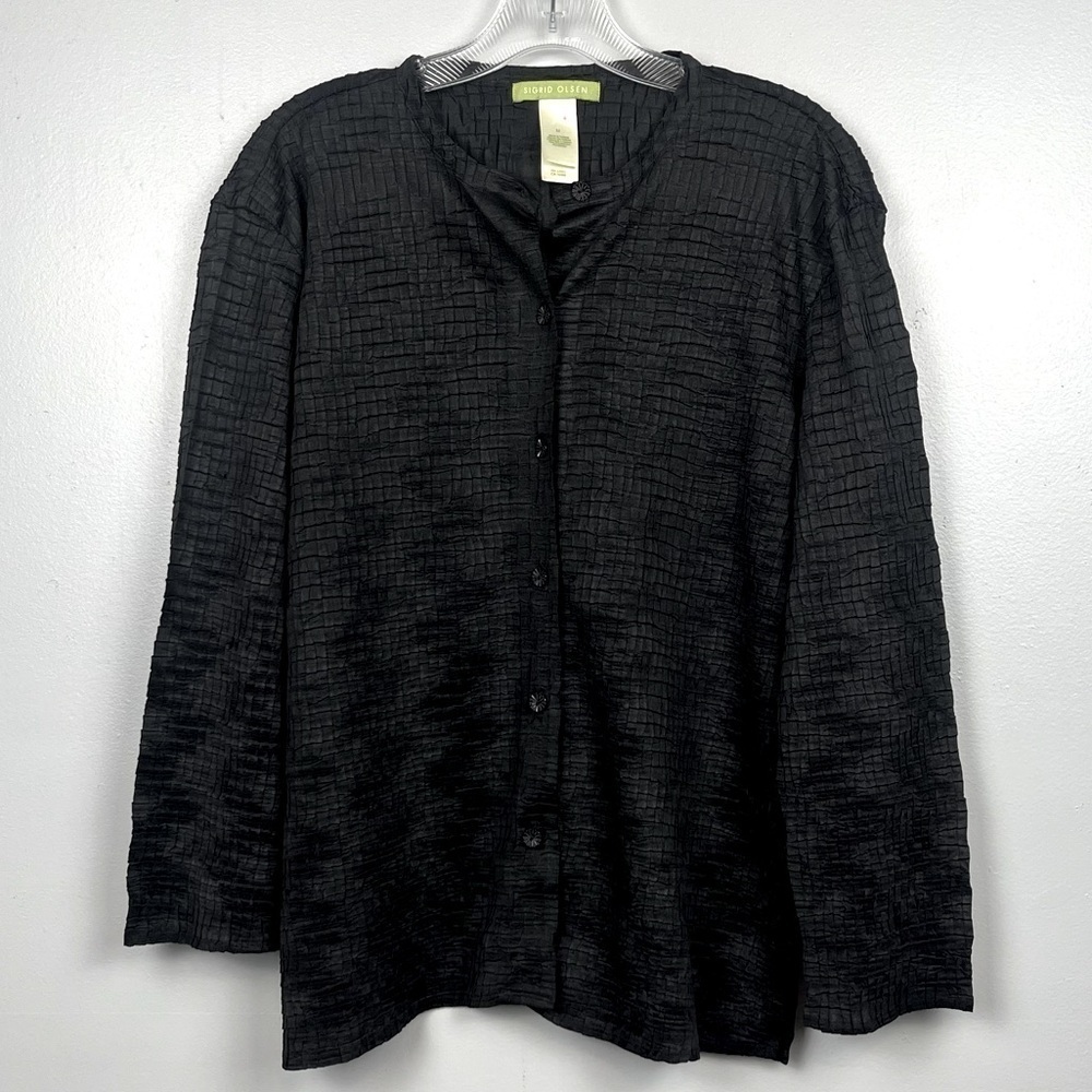 Sigrid Olsen black lightweight unlined textured button front jacket, medium.